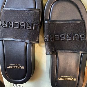 New Burberry Slides black size US 6